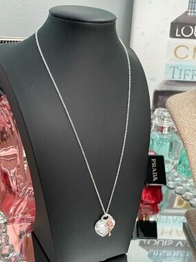 ✨Silver tone Heart w/Rose Gold Key Necklace ✨NEW